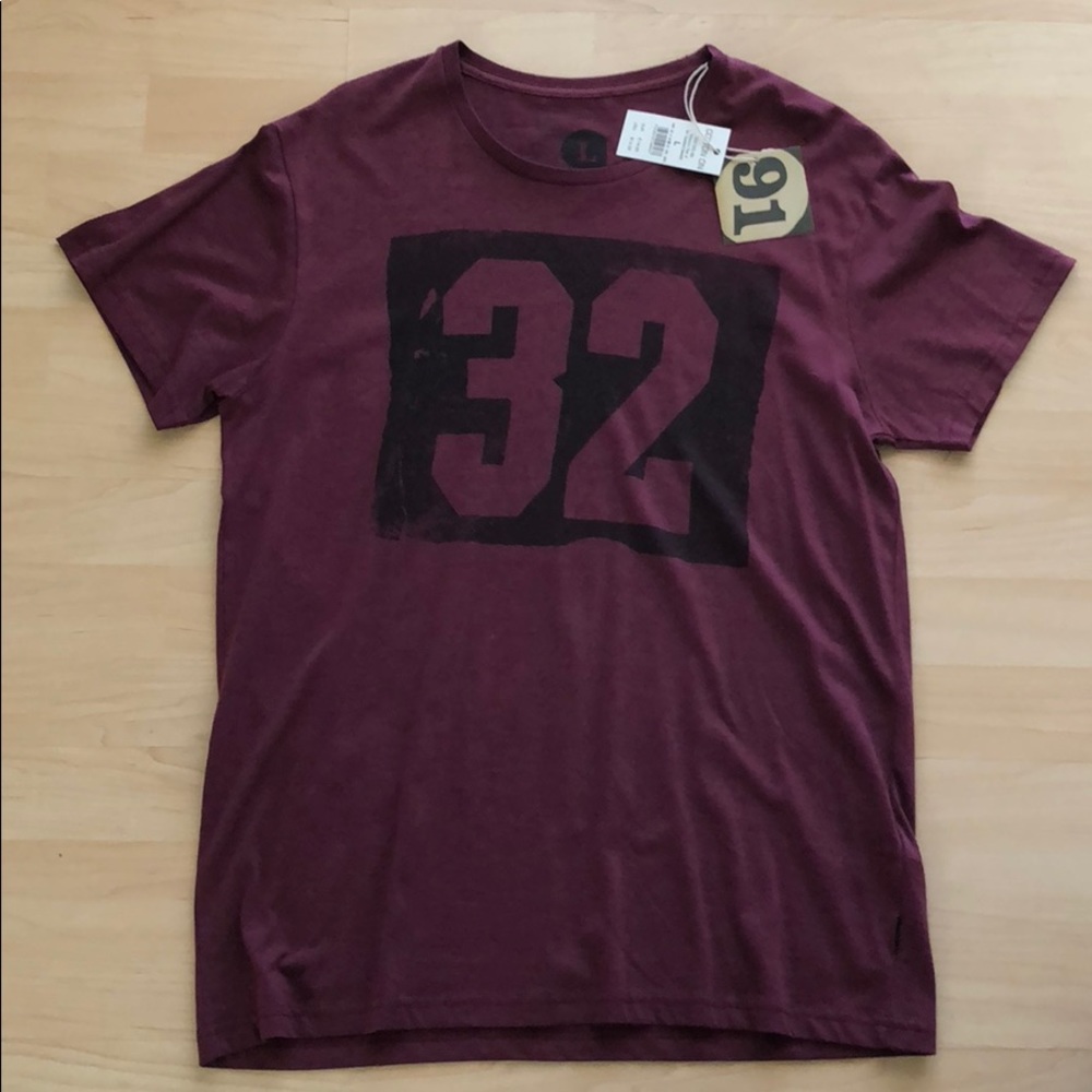 COTTON ON Men’s burgundy t shirt